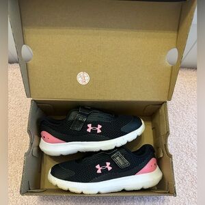 EUC UA Surge Sneaker